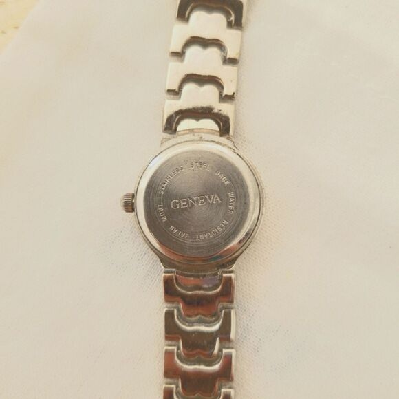 GENEVA Quartz Watch - Picture 4 of 6